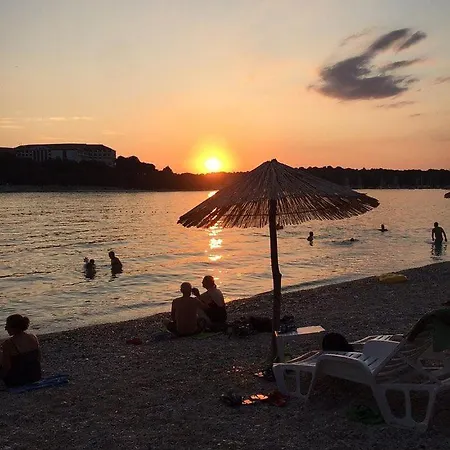 Angels - Anna Lägenhet