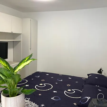 Angels - Anna Lägenhet