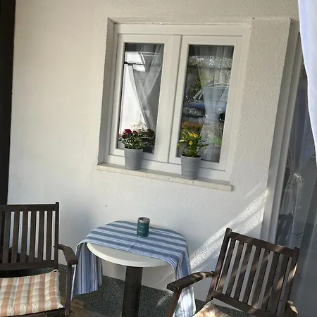 Angels - Anna Lägenhet